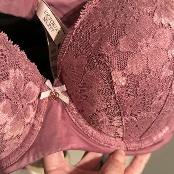 Body by Victoria’s Secret 36D bra - Picture 3 of 3